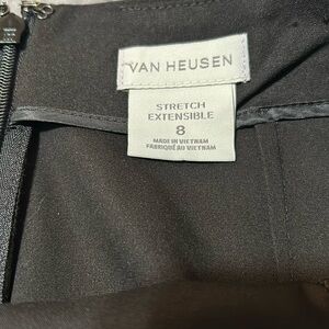 Van Heusen size 8 black skirt
